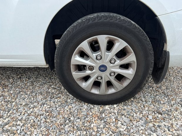 Ford Transit Custom LWB L2H1 Low Roof Limited 300 Air Con Ply Lined Sensors EURO 6 NO VAT 15