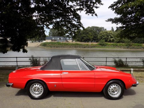 Alfa Romeo Spider 2000 Spider Veloce - LHD 11