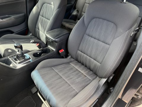 Kia Sportage 1.6 GDi 1 SUV 5dr Petrol Manual Euro 6 18