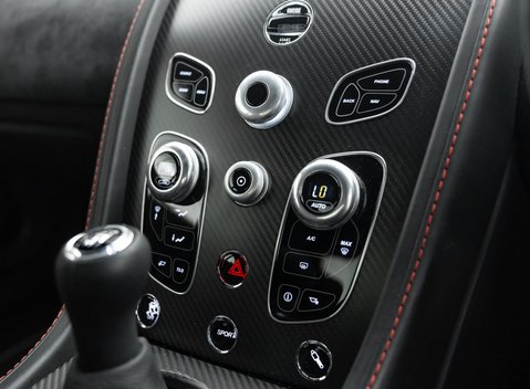 Aston Martin V12 Vantage S 26