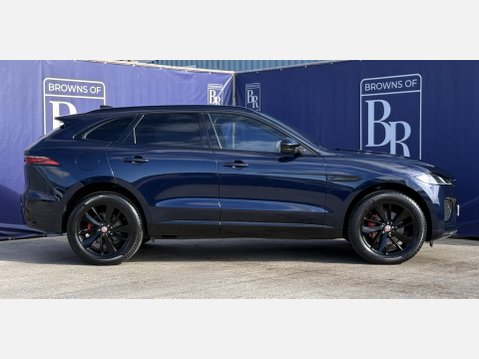 Jaguar F-Pace 2.0 D200 MHEV R-Dynamic Black SUV 5dr Diesel Auto AWD Euro 6 (s/s) (204 ps) 3