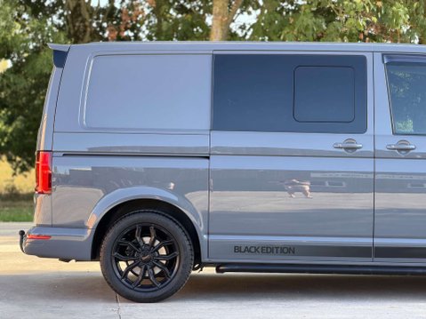 Volkswagen Transporter 2.0 Transporter T32 Sportline Black Edition TDI Semi-Auto 7