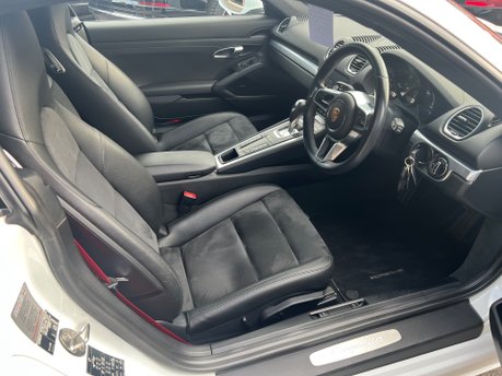 Porsche 718 CAYMAN PDK 19