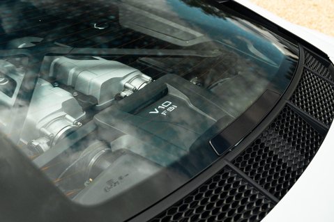 Audi R8 5.2 FSI V10 Plus S Tronic quattro Euro 6 (s/s) 2dr 23