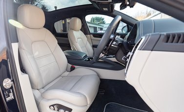 Porsche Cayenne E-Hybrid Coupé 12