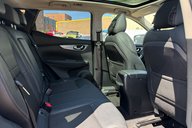 Nissan Qashqai TEKNA DIG-T.. 6 SERVICES.. GLASS ROOF.BOSE.CRUISE CONTROL  34