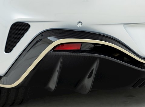 Aston Martin V12 Vantage 30