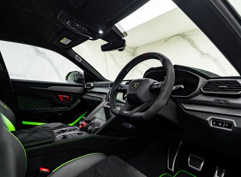 Lamborghini Urus PERFORMANTE 13