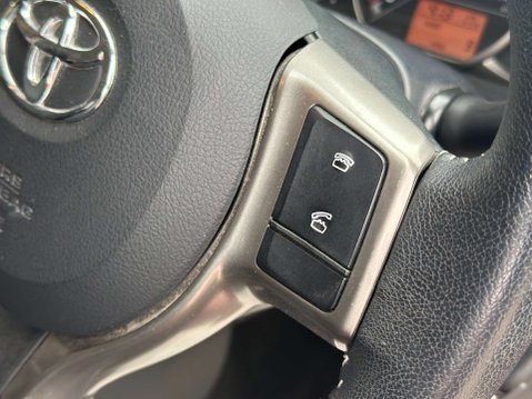 Toyota Yaris 1.3 Yaris Icon VVT-i 5dr 29