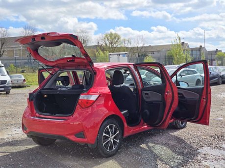 Toyota Yaris 1.5 VVT-h Icon Tech Hatchback 5dr Petrol Hybrid E-CVT Euro 6 (s/s) (100 ps) 12