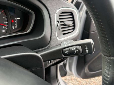 Volvo V40 1.6 V40 SE Luxury D2 Auto 5dr 25