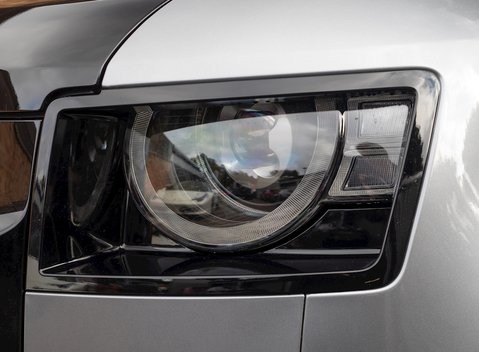 Land Rover Defender 110 X P400 32