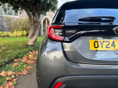 Toyota Yaris DESIGN FHEV 22