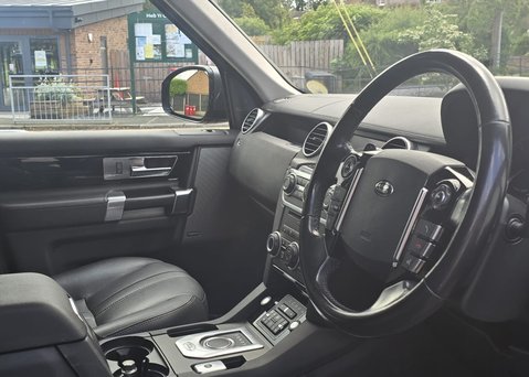 Land Rover Discovery 4 3.0 SD V6 Graphite SUV 5dr Diesel Auto 4WD Euro 6 (s/s) (256 bhp) 8