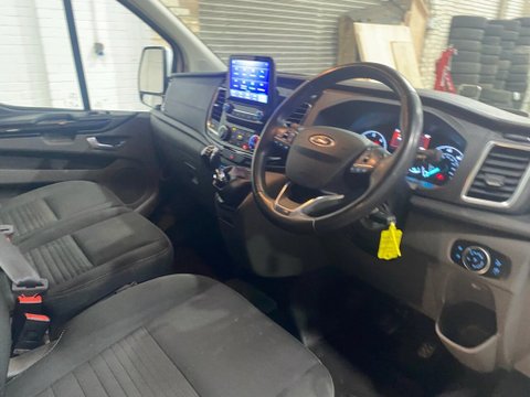 Ford Transit Custom 300 LIMITED DCIV ECOBLUE 18