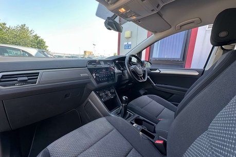 Volkswagen Touran 2.0 TDI SE MPV 5dr Diesel Manual Euro 6 (s/s) (150 ps) 24