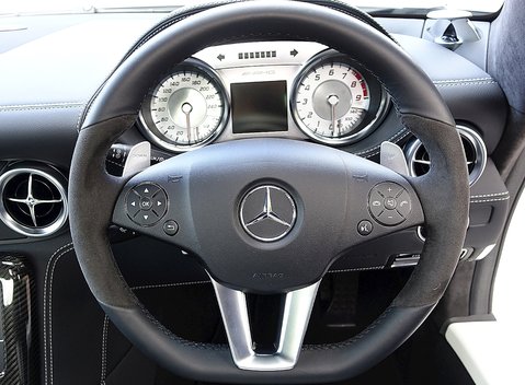 Mercedes-Benz SLS AMG 16