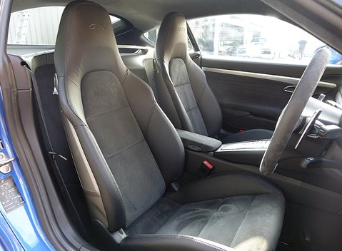 Porsche Cayman GTS 16