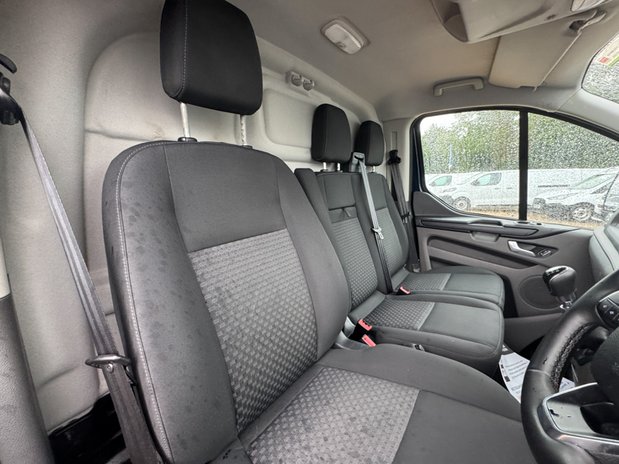 Ford Transit Custom SWB L1H1 Low Roof Trend 280 Air Con EURO 6 13
