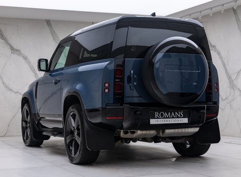 Land Rover Defender 90 D300 X-DYNAMIC HSE 10