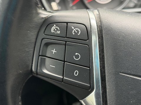 Volvo V40 1.6 D2 SE Lux Nav Euro 5 (s/s) 5dr 17