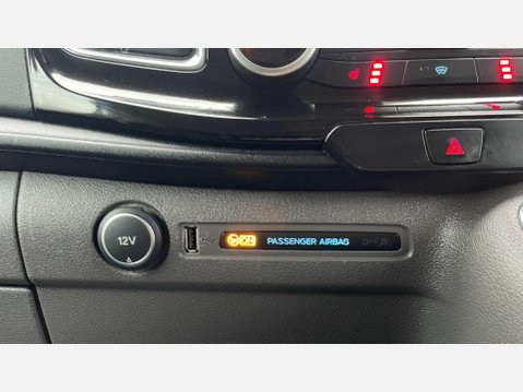 Ford Transit Custom 2.0 300 EcoBlue Limited Panel Van 5dr Diesel Manual L2 H1 Euro 6 (s/s) (130 33