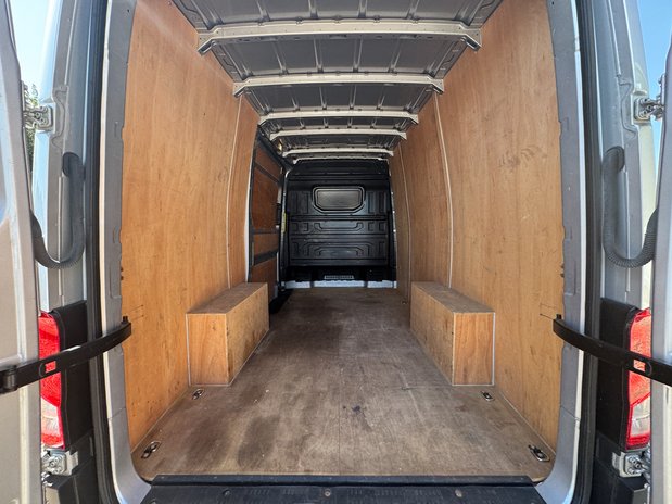 Volkswagen Crafter MWB L2H2 High Roof Startline Tow Bar EURO 6 10