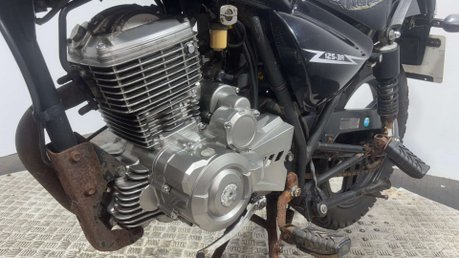 Zontes ZT 125 2011 17K RUNNING PROJECT BIKE SPARES OR REPAIR 125CC LEARNER 29