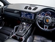 Porsche Cayenne 4.0T V8 GPF Turbo SUV 5dr Petrol TiptronicS 4WD Euro 6 (s/s) (550 ps) 34