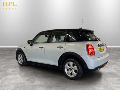Mini Hatch 1.5 Cooper Classic Hatchback 5dr Petrol Manual Euro 6 (s/s) (136 ps) 5