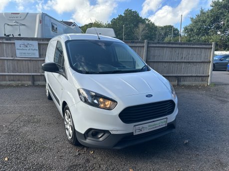 Ford Transit Courier TREND 1.5 TDCI 5dr 1