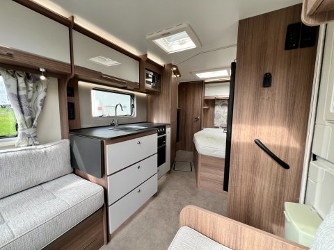 Bailey Unicorn Valencia 19