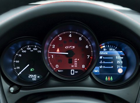 Porsche Macan GTS 17