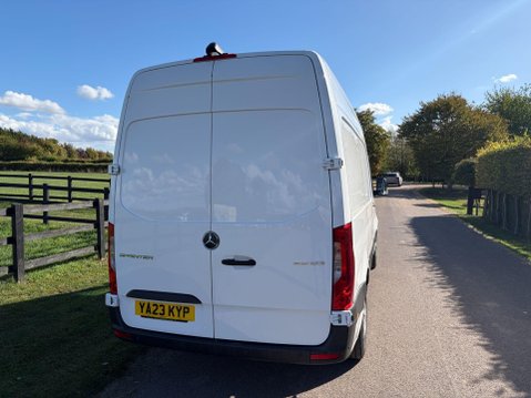 Mercedes-Benz Sprinter 2.0 315 CDI Premium Panel Van 5dr Diesel G-Tronic RWD L2 H2 Euro 6 (s/s) (1 4
