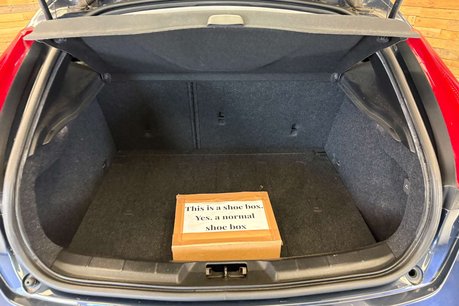 Volvo V40 1.6 T4 SE Lux Nav Hatchback 5dr Petrol Powershift Euro 5 (s/s) (180 ps) 62