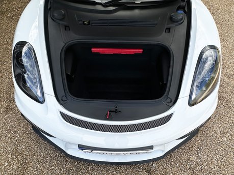 Porsche Cayman GT4 71