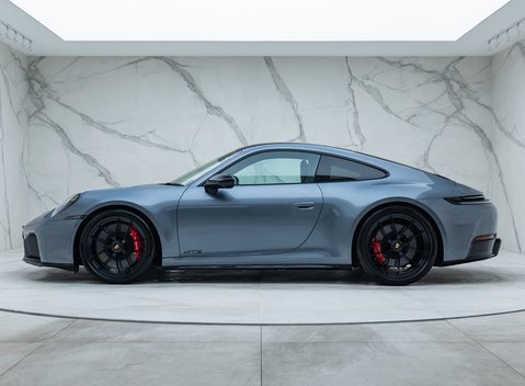 Porsche 911 Carrera 4 GTS (992.2) 5