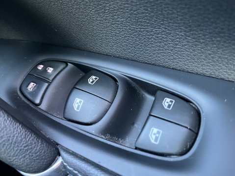 Nissan Qashqai 1.3 DIG-T TEKNA 29