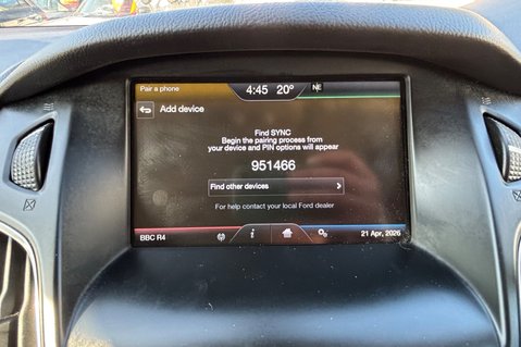 Ford Focus ZETEC 125BHP…1 PREVIOUS OWNER.. 8 MAIN DEALER SERVICES.. SAT NAV..BLUETOOTH 12