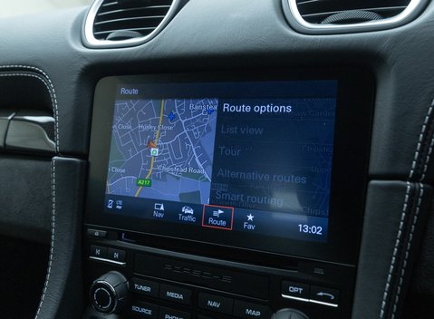 Porsche Cayman GT4 (718) 17