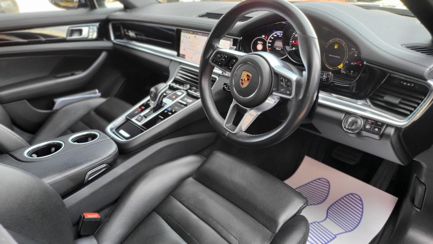 2020 Porsche Panamera