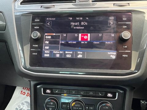 Volkswagen Tiguan 2.0 TDI SEL SUV 5dr Diesel DSG 4Motion Euro 6 (s/s) (150 ps) 22