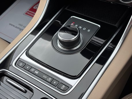 Jaguar XE 2.0i Prestige Saloon 4dr Petrol Auto Euro 6 (s/s) (200 ps) 32
