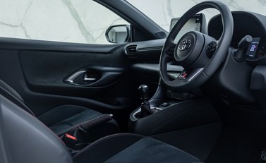 Toyota Yaris GR-Y CIRCUIT 14