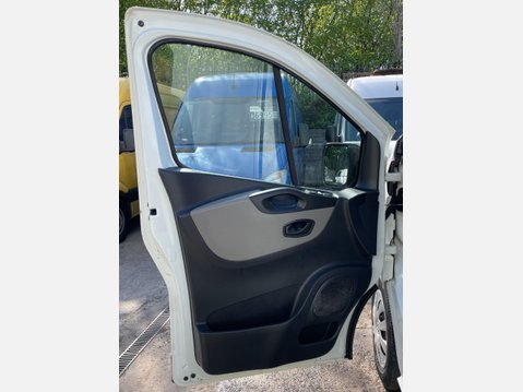 Renault Trafic 1.6 dCi 27 Business+ Panel Van 5dr Diesel Manual SWB Standard Roof Euro 5 ( 32