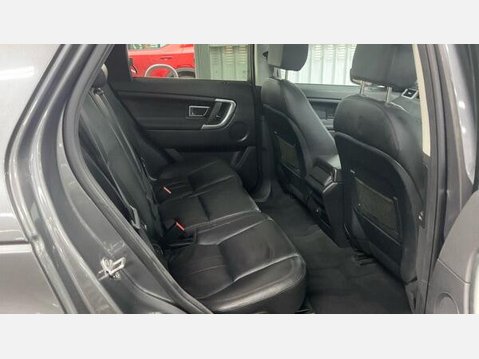 Land Rover Discovery Sport 2.0 TD4 HSE Black Auto 4WD Euro 6 (s/s) 5dr 8