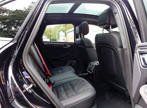 Porsche Macan Turbo Performance Package 18