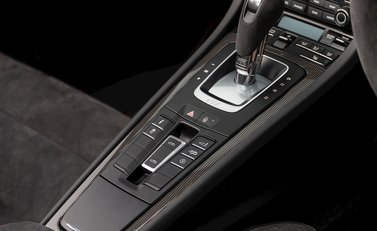 Porsche 911 Targa 4 GTS (991.2) 21