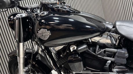 Harley-Davidson Softail 1690 FLS SLIM 2016 ONLY 9K 1 GENUINE OWNER STUNNING CRUISER 18