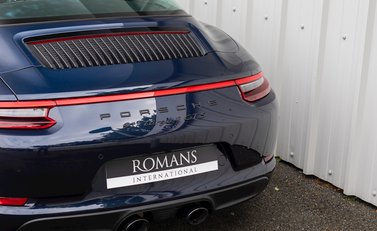 Porsche 911 Targa 4 GTS (991.2) 25